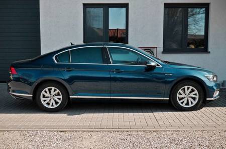 Obložení bočních dveří Vw Passat B8 2014+