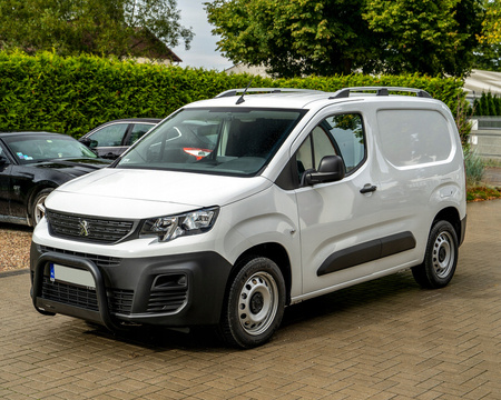 Opel Combo 2018+ KRÁTKÉ střešní nosiče