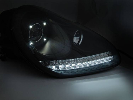 Černé LED světlomety Porsche Cayenne 02-06