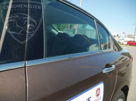 Lišty bočních oken Fiat Tipo 2015+ Sedan / Hb