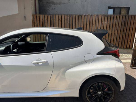 STŘEŠNÍ SPOILER TOYOTA YARIS GR GXPA16 2020- ČERNÝ