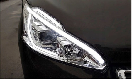 Peugeot 208 12-15 chromované led světlomety drl