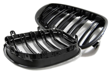 MŘÍŽKA ( LEDVINOVÁ) BMW E60 E61 03-10 LESKLÁ ČERNÁ