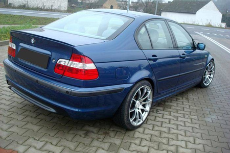 ZADNÍ NÁRAZNÍK M-PAKET BMW E46 LIM. 5/98-3/05 S PDC