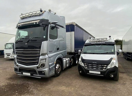 Lišty přední masky Mercedes Actros MP5 2019-
