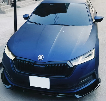 Spoiler předního nárazníku/rozptylka lesklá černá SKODA OCTAVIA MK4