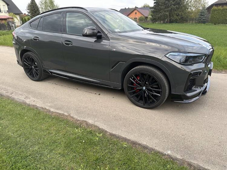 BODY KIT BMW X6 G06 19- PIANO BLACK BOČNÍ PANELY