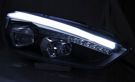 Ford Focus Mk3 15- Černé světlomety s LED osvětlením