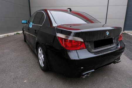 ZADNÍ NÁRAZNÍK BMW E60 03-07 VZHLED M5 S PDC 24MM