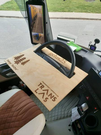 Volantový stolek Mercedes Actros Atego DAF 85 104 105 106 dřevěný.