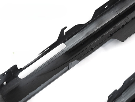 Boční prahy SPORT STYLE BMW G22/G23 2020- s otvory pro uvítací koberec