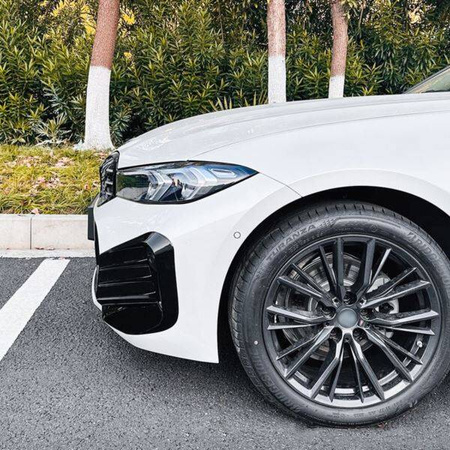 PŘEDNÍ ROZDĚLOVAČ SACÍ KLAPKY BMW G20 G21 LCI LESKLÝ BL