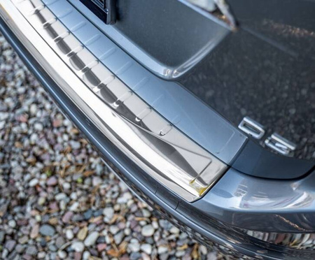 Lišta kufru zadní nárazník Volvo XC60 FL 13-17