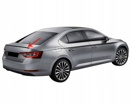 Křidélko na zadních dveřích Škoda Superb III 2015+